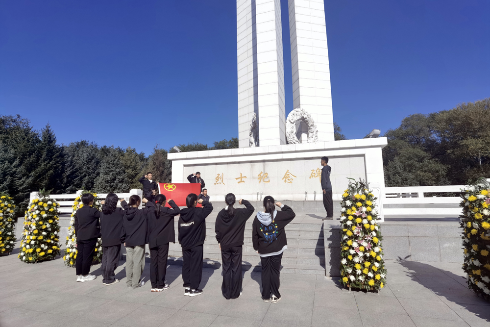 重温入团誓词.jpg